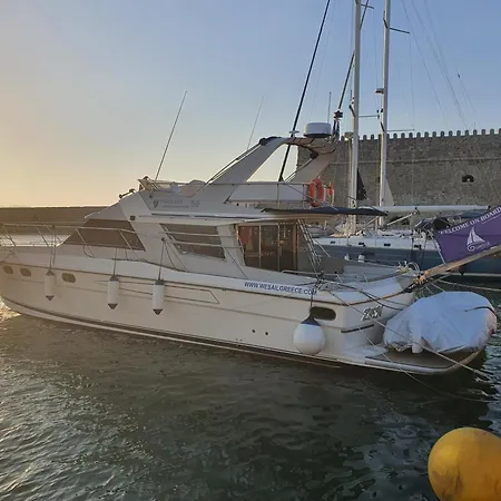 Botel Yacht Zen